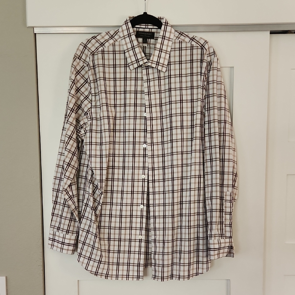 NWOT Banana Republic Men's Button-Down Shirt - Brown, Tan and White